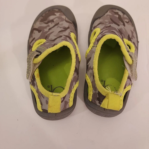 OP Little Boy Water Shoes in Size 5 (Baby) - Picture 5 of 9